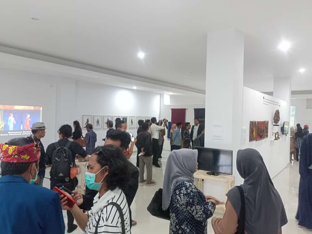 Yayasan Pasir Putih Gandeng Kemdikbud Launching Pameran Hikayat Pengarsipan di KLU