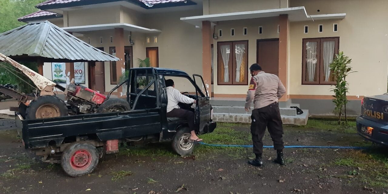 Maling Apes! Tinggalkan Barang Curian dan Mobil Miliknya Setelah Kepergok Warga