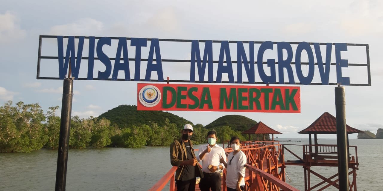 Daya Tarik Baru, Wisata Bahari Mertak suguhkan Tracking Mangrove