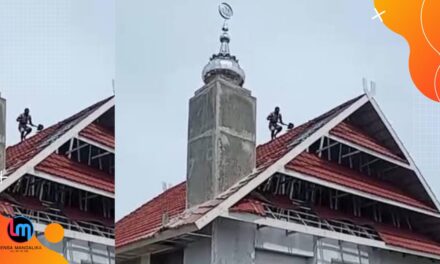 Mirip Tempat Ibadah Agama Lain, Warga di BIma BOngkar Paksa Atap Masjid