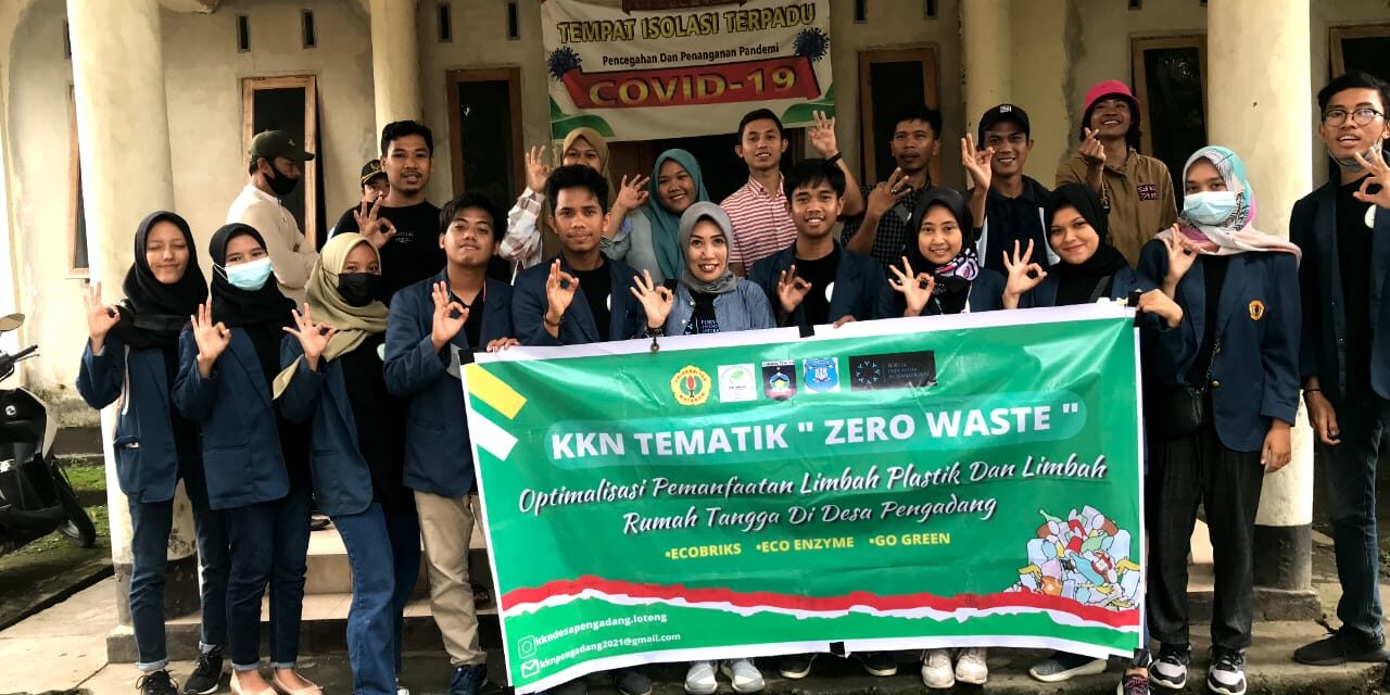 Optimalkan Program Zero Waste, KKN UNRAM  Pengadang Ajak  Masyarakat Membuat Eco Enzym dan Eco Break