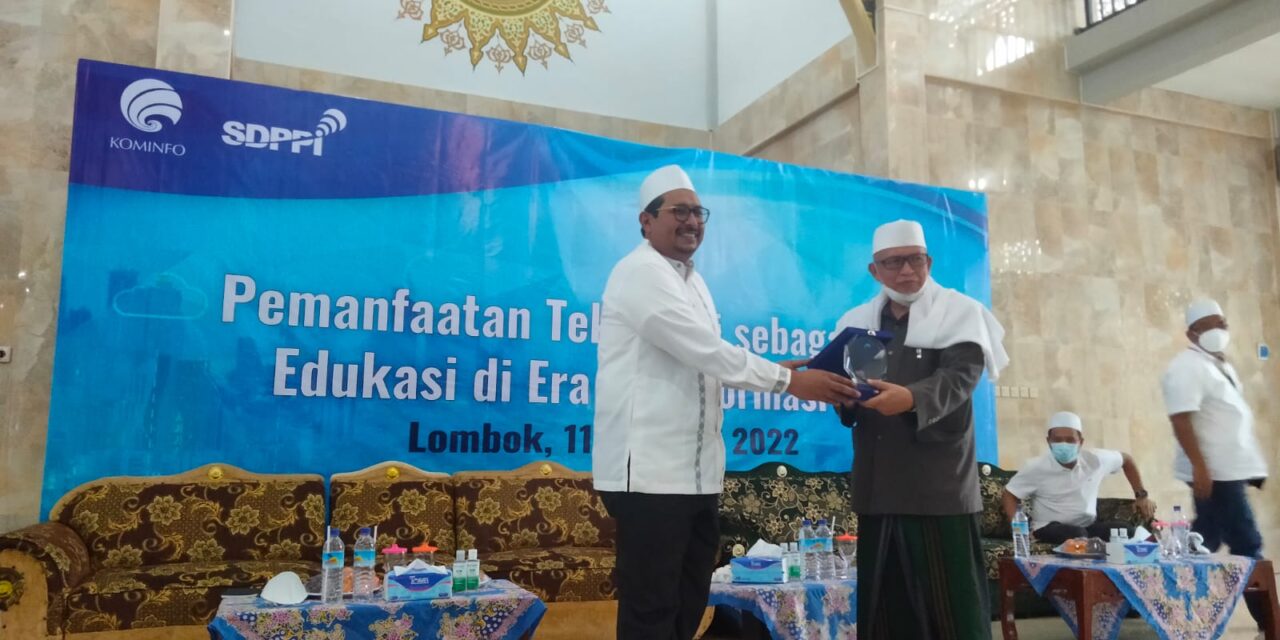 Dirjen SDPPI Ajak Santri Nurul Hakim Lombok Barat Cakap Hadapi Transformasi Digital