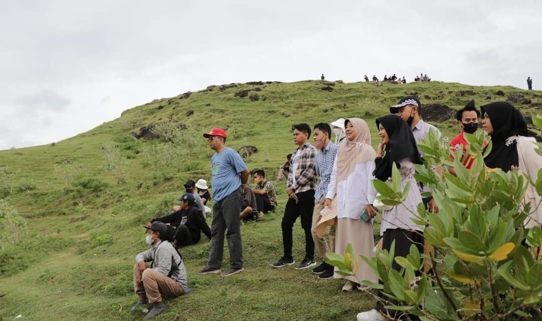 Nonton MotoGP Mandalika dari Bukit Seger, Gubernur NTB: Indah Banget, Gratis lagi!