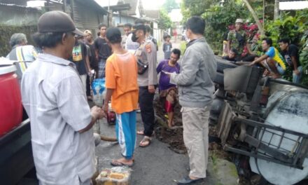 Mobil Tangki Bermuatan 3 Ton Minyak Goreng Terguling di Mantang