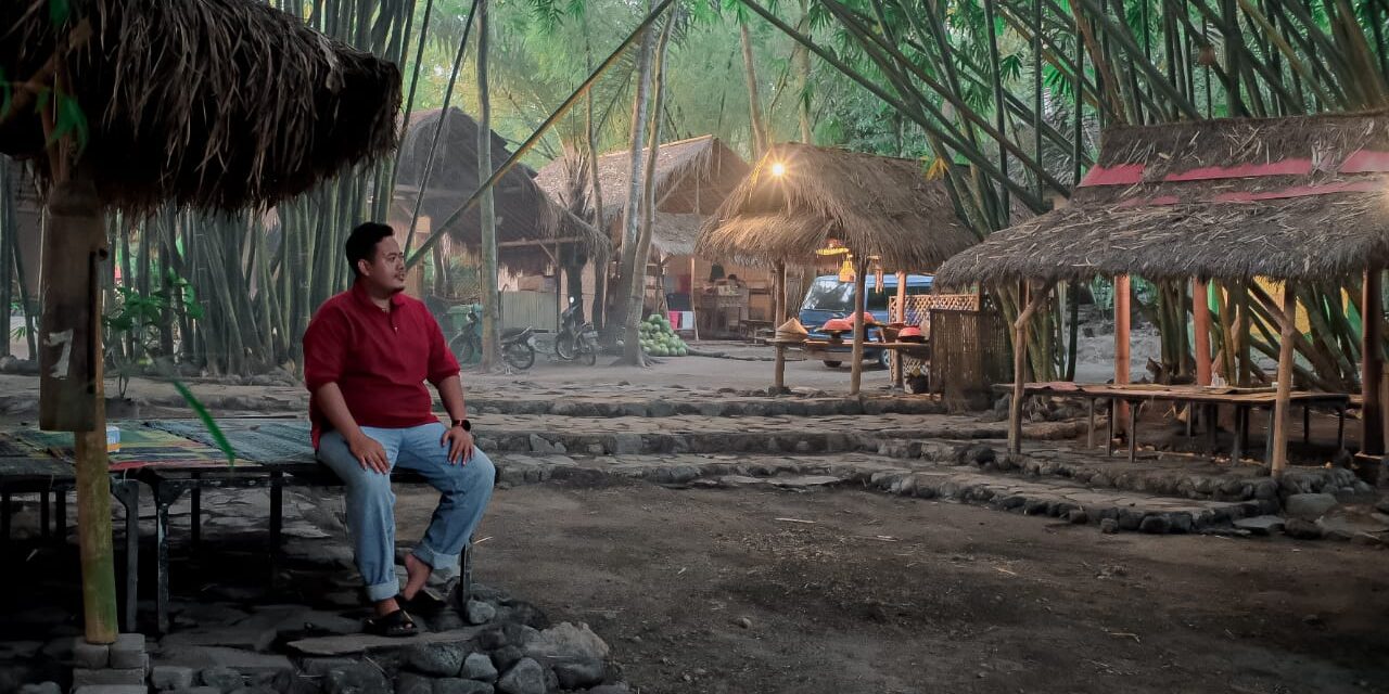 Mau berasa santai selain di Pantai? ke Pasar Bambu Bonjeruk aja, tempatnya Otentik dan Asyik