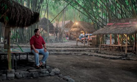 Mau berasa santai selain di Pantai? ke Pasar Bambu Bonjeruk aja, tempatnya Otentik dan Asyik