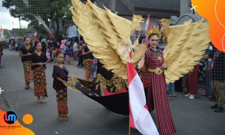 Meriahnya Karnaval Tenun Pringgasela, Citayam Fashion Week Lewat!