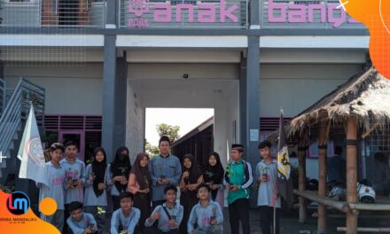 Lestarikan lingkungan, OSIS SMK Anak Bangsa Tanam dan bagikan Bibit Pohon