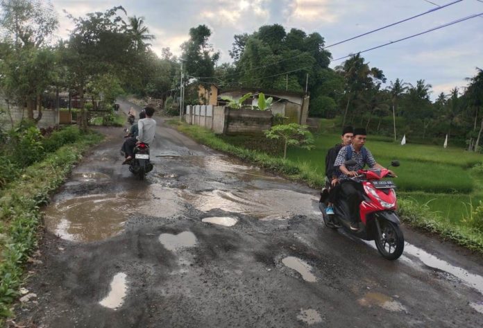 Balapan Motocross di Lantan menghitung hari, warga protes jalan rusak dekat sirkuit tak diperbaiki