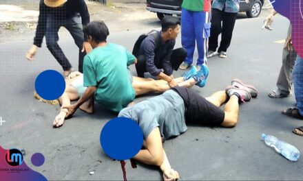 Bule Suami Istri Kecelakaan di Pengadang, Korban Luka parah bersimbah darah