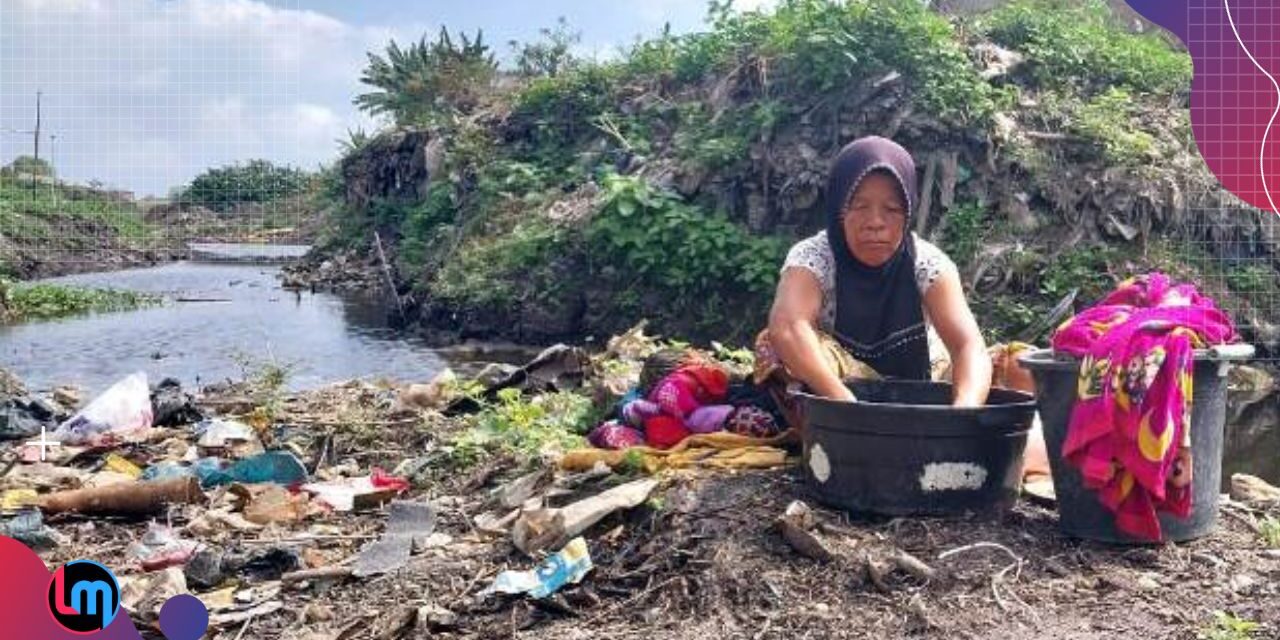 Kesulitan Air Bersih, Warga Semoyang Terpaksa Manfaatkan Air Tercemar Limbah