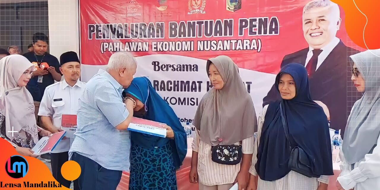 Rachmat Hidayat Salurkan Bantuan Modal Usaha Program PENA, Satu Orang Dapat Rp.5 Juta