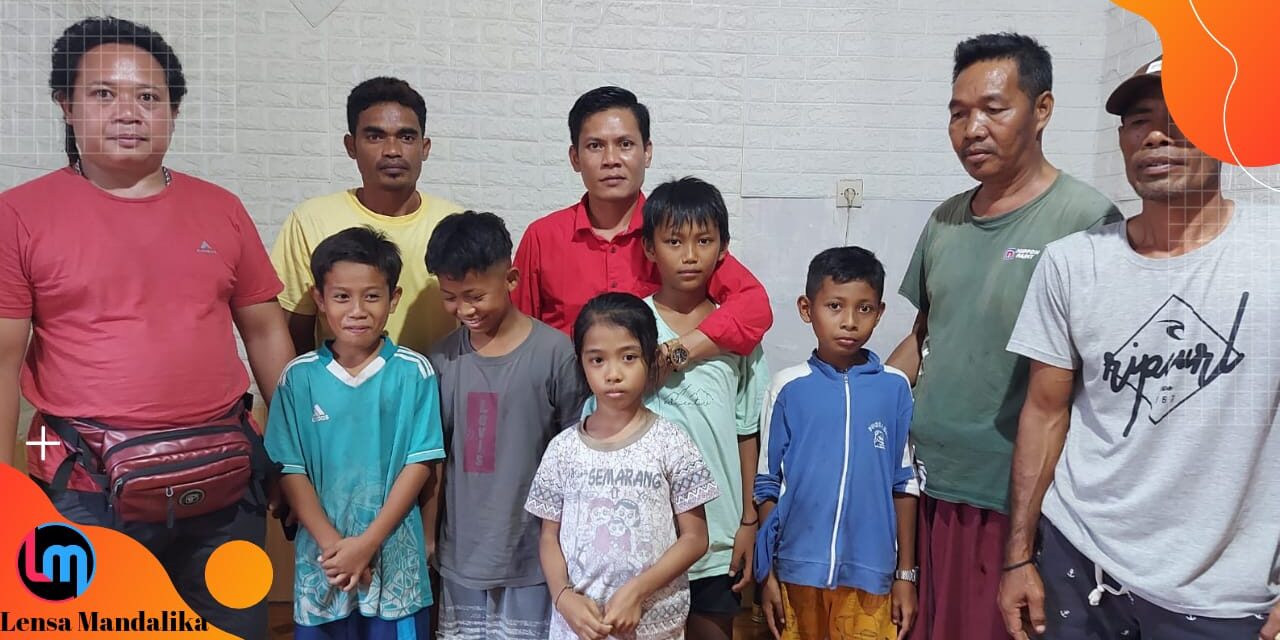 Berbagi Kebahagian dengan belasan Anak Yatim Pulau Maringkik, DPC PDIP Lombok Timur berikan Donasi kemanusiaan