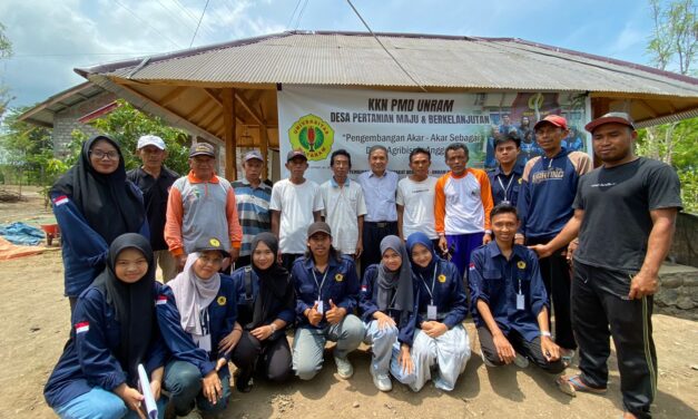 KKN PMD Unram Desa Akar-Akar Sosialisasi Pupuk Kompos dan Pemanfaatan Lahan Kering