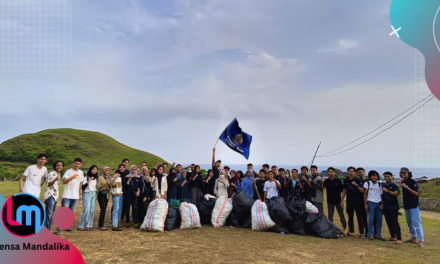 Sampah tak terurus usai Bau Nyale, KTK Pujut lakukan pembersihan