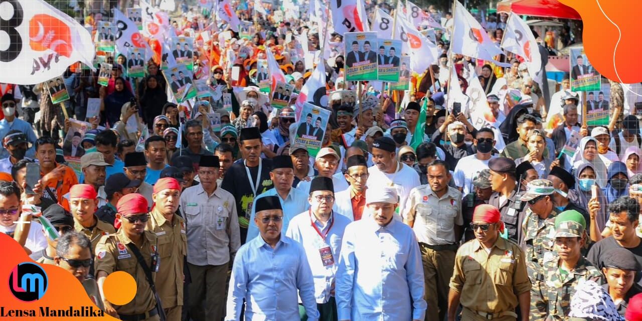 Tumpah Ruah, Iring-Iringan Massa Kawal Pendaftaran SJP-Fatihin ke KPU Lombok Timur