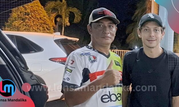Pantau Latihan VR46 Academy di Sirkuit Mandalika, Valentino Rossi Tiba di Lombok