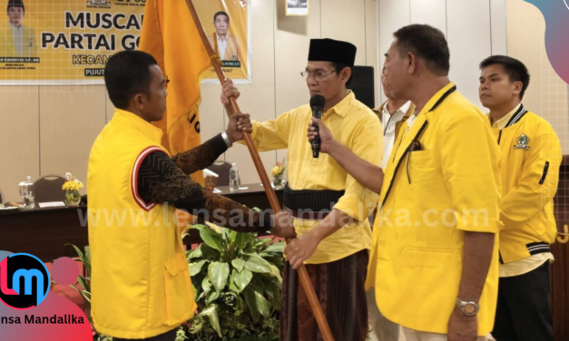Sempat Alot, Rata Wijaya akhirnya Resmi Pimpin Golkar Kecamatan Pujut